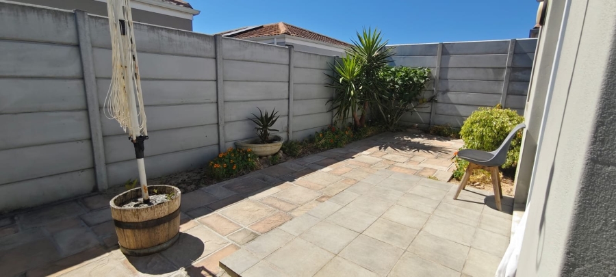 2 Bedroom Property for Sale in Strandfontein Western Cape